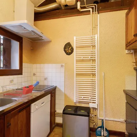 3 A Romeu Apartment