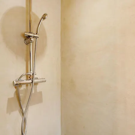 Apartment 3 A Romeu